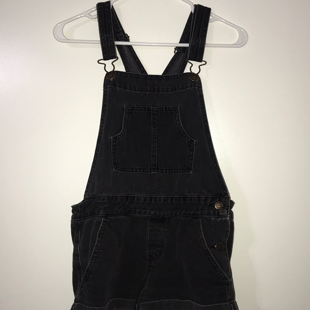 Blk overall shorts!